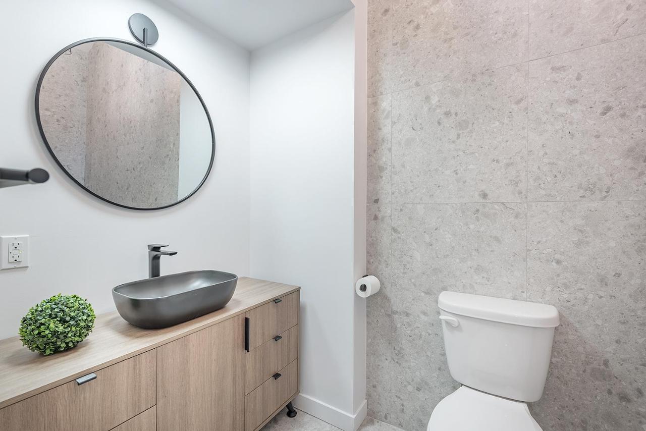 Free Parking Prime Location New Modern Condo Brossard Exterior foto